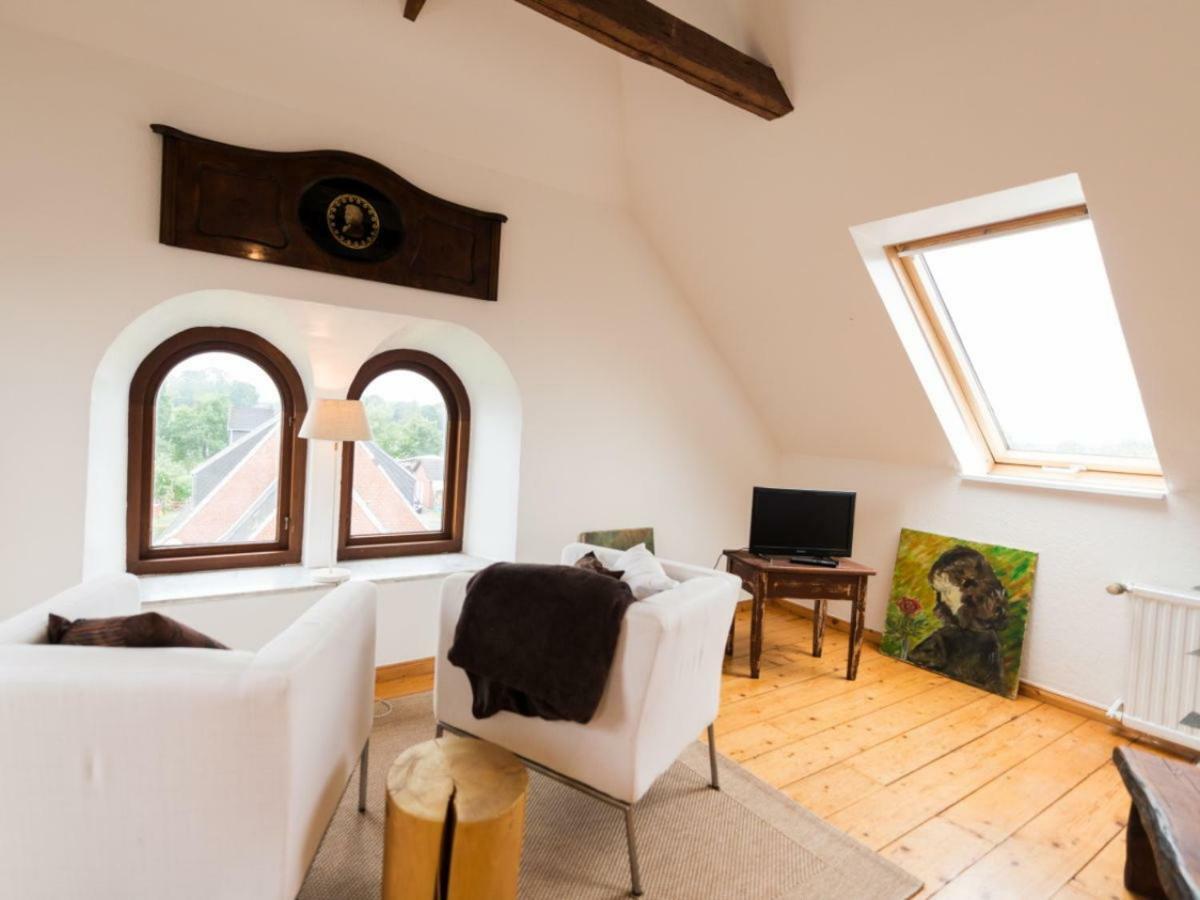Kanalvilla - Urlaub Am Nord-Ostseekanal - Zwei Ferienwohnungen Im Angebot- Eine Im Dachgeschoss Und Eine Wohnung Mit Garten Sehestedt  Exterior foto