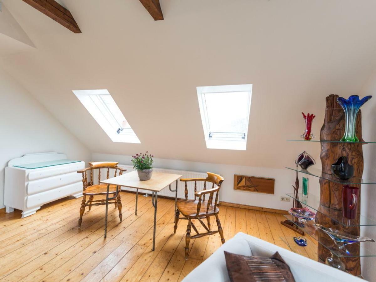 Kanalvilla - Urlaub Am Nord-Ostseekanal - Zwei Ferienwohnungen Im Angebot- Eine Im Dachgeschoss Und Eine Wohnung Mit Garten Sehestedt  Exterior foto